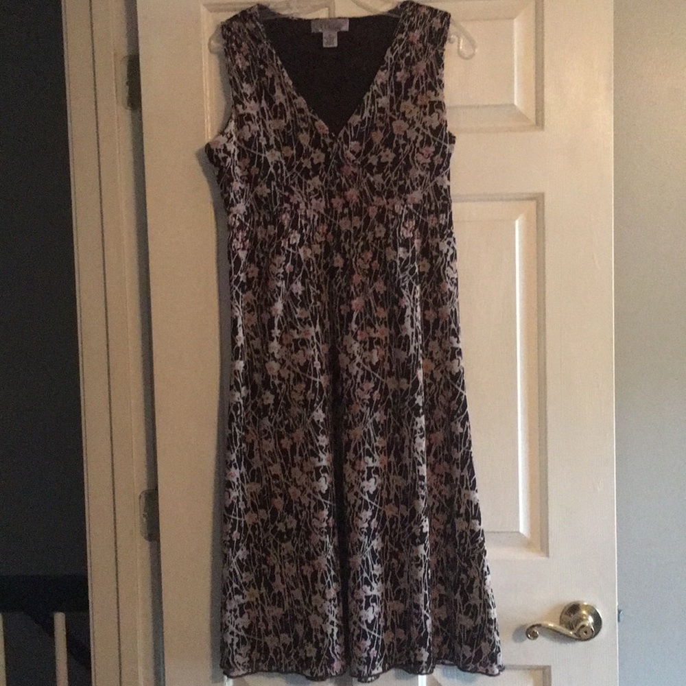 Nine & CO brown printed dress. Size S